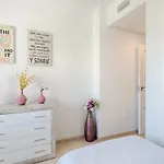 Sea & Mountain View Penthouse Apartmán *