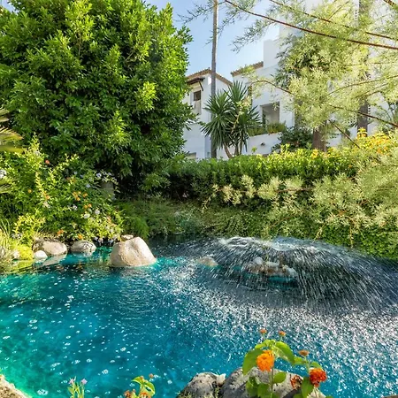 Sea & Mountain View Penthouse Apartment *