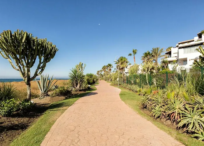 Sea & Mountain View Penthouse * Estepona