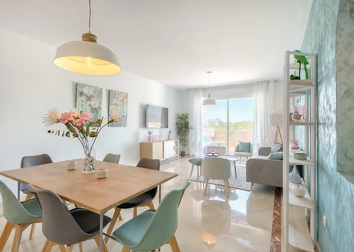 Sea & Mountain View Penthouse Appartement Estepona