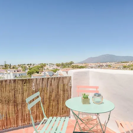 Sea & Mountain View Penthouse Apartamento Estepona