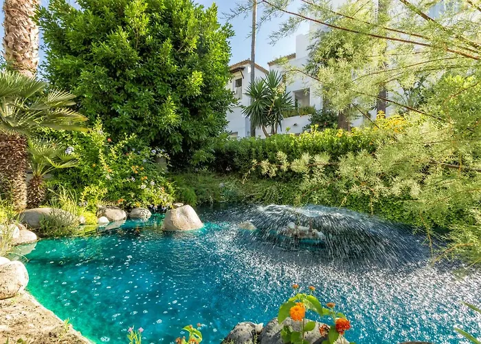 Sea & Mountain View Penthouse Apartment *