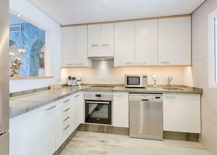 Sea & Mountain View Penthouse *