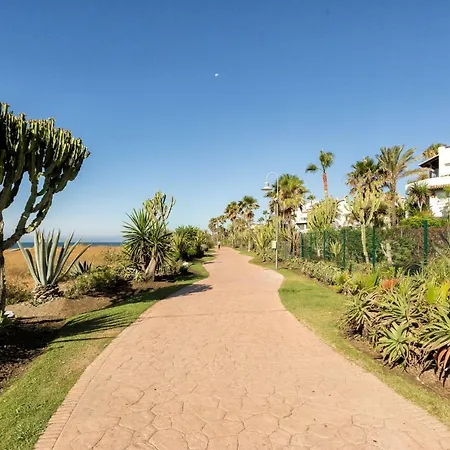 Sea & Mountain View Penthouse * Estepona