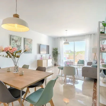 Sea & Mountain View Penthouse Daire Estepona